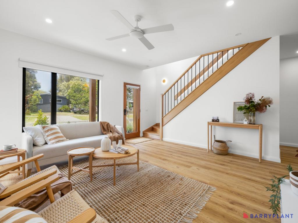 4 Churchill Dr, Cowes, VIC 3922