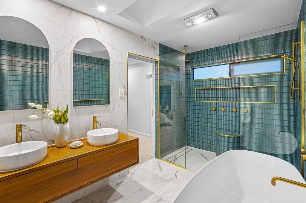 69 QUEENSCROFT ST, CHELMER, QLD 4068