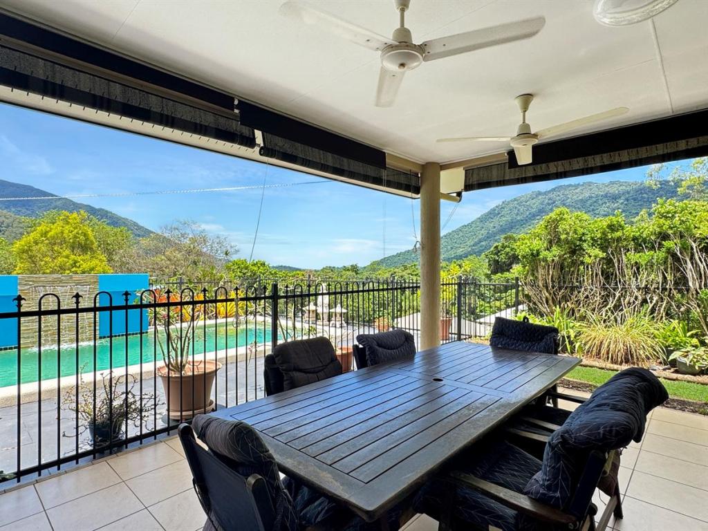 3 Mccoll Cl, Redlynch, QLD 4870