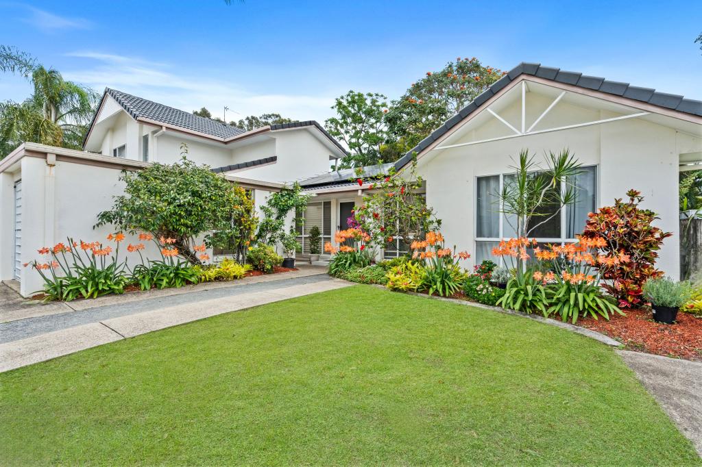 11/2 St Kevins Ave, Benowa, QLD 4217