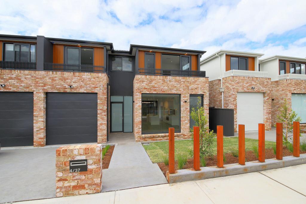 4/37 Cardigan Rd, Greenacre, NSW 2190