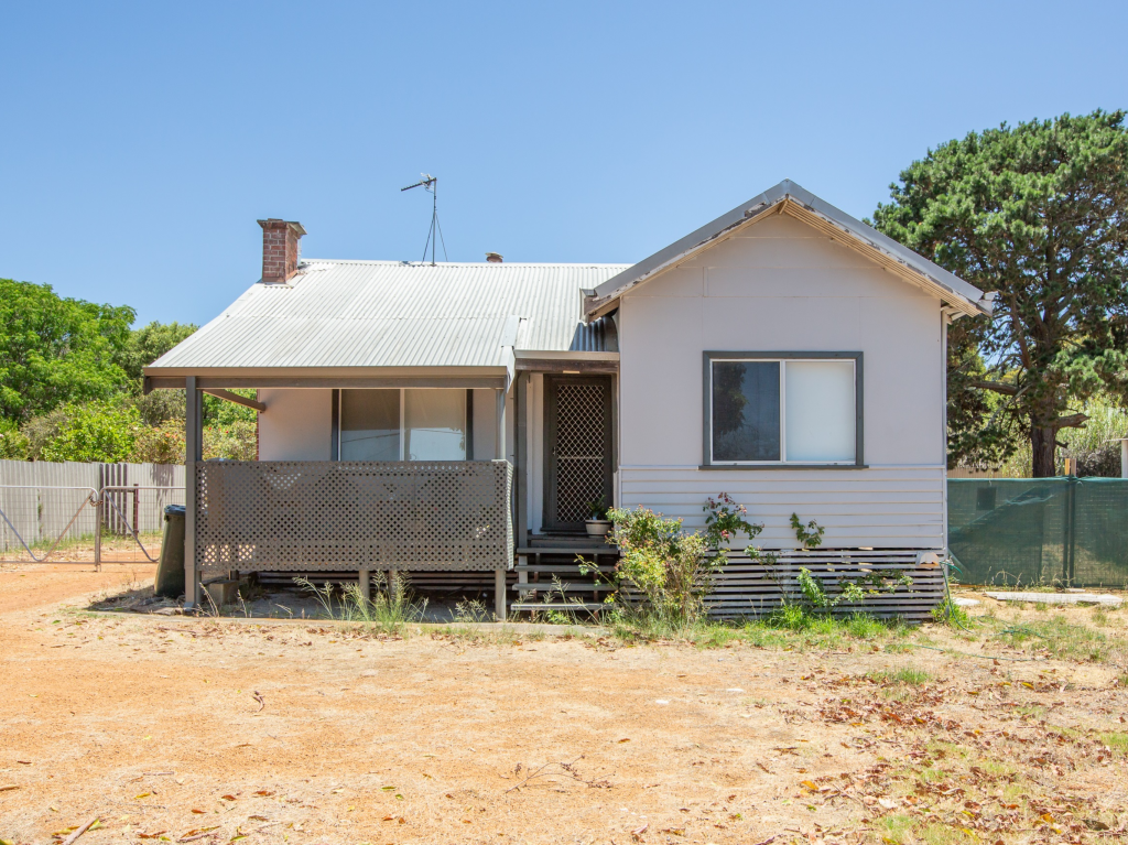 13 Moore St, Collie, WA 6225