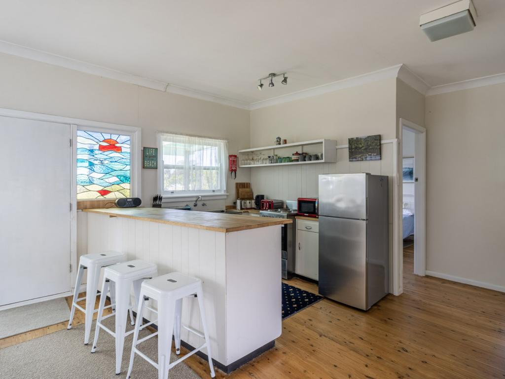 11 Beachview Ave, Berrara, NSW 2540