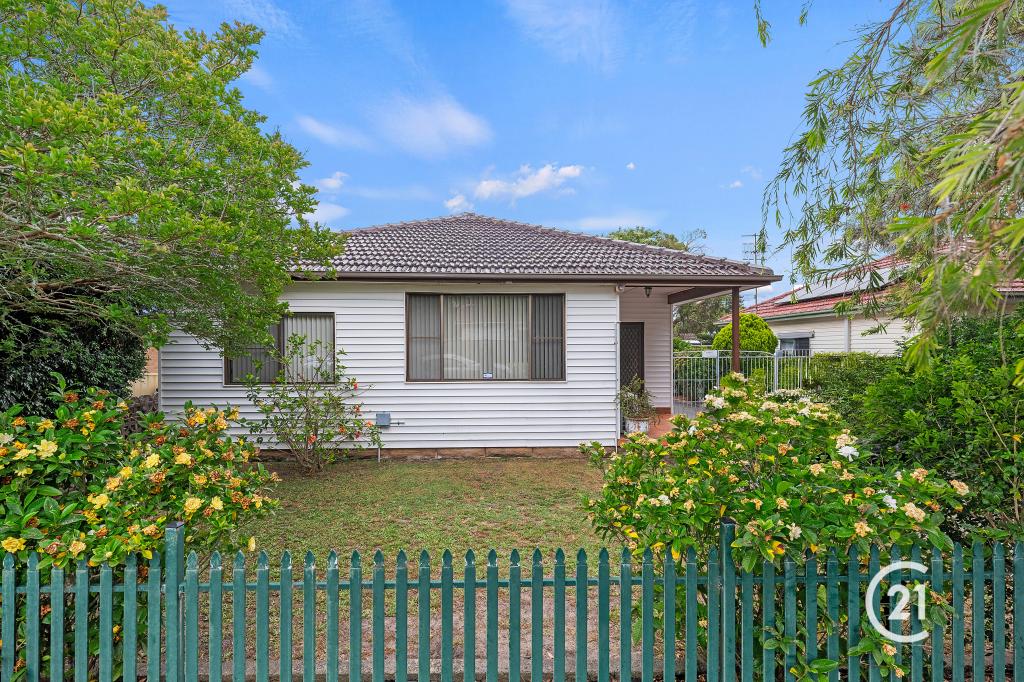 13 BOOMERANG RD, THE ENTRANCE, NSW 2261