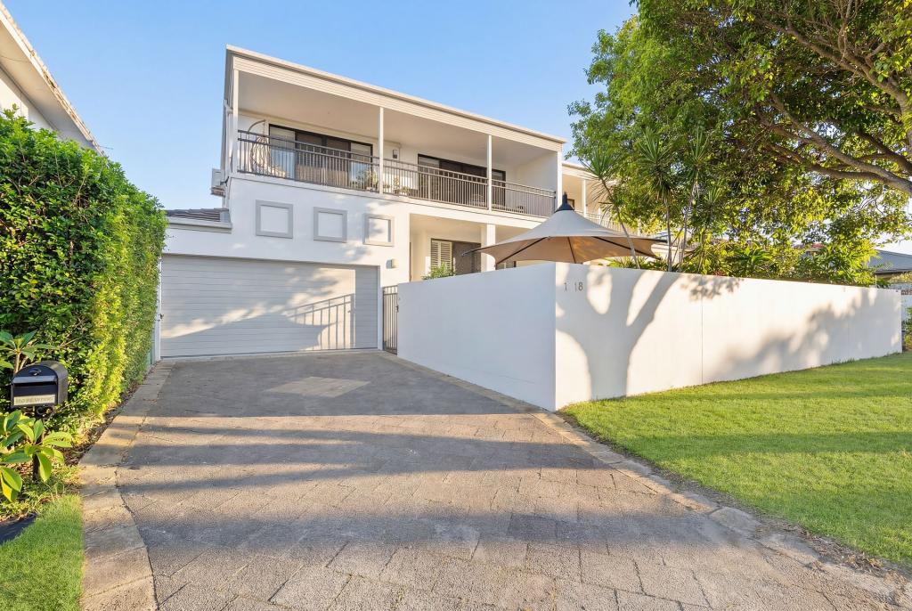 1/18 Ocean St, Runaway Bay, QLD 4216