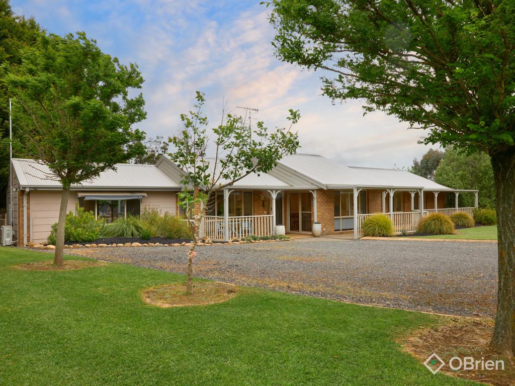 2/14 Pepperell Dr, Drouin, VIC 3818