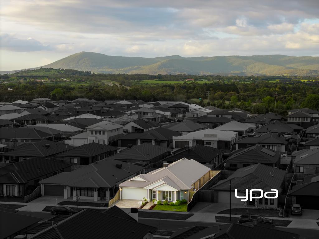 9 Shinrone Dr, Gisborne, VIC 3437