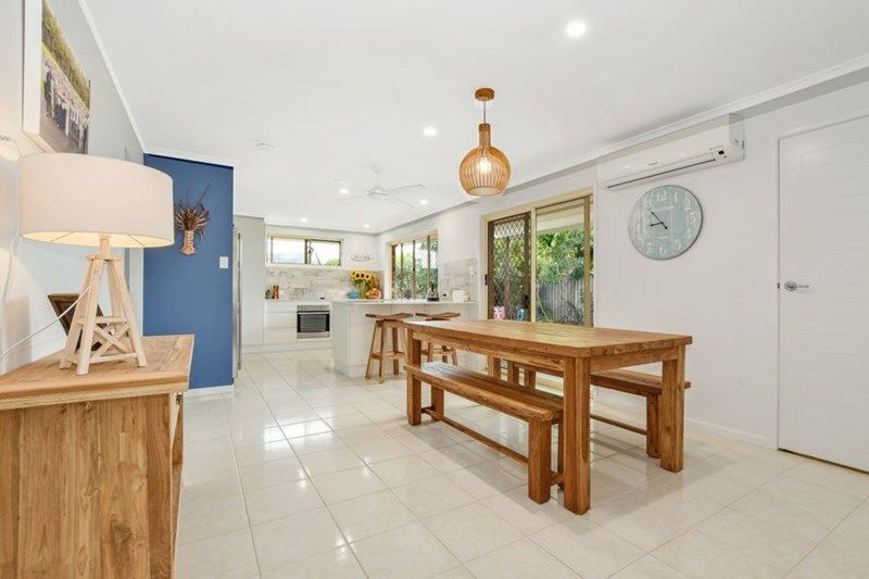 12 Lapoinya Cres, Warana, QLD 4575