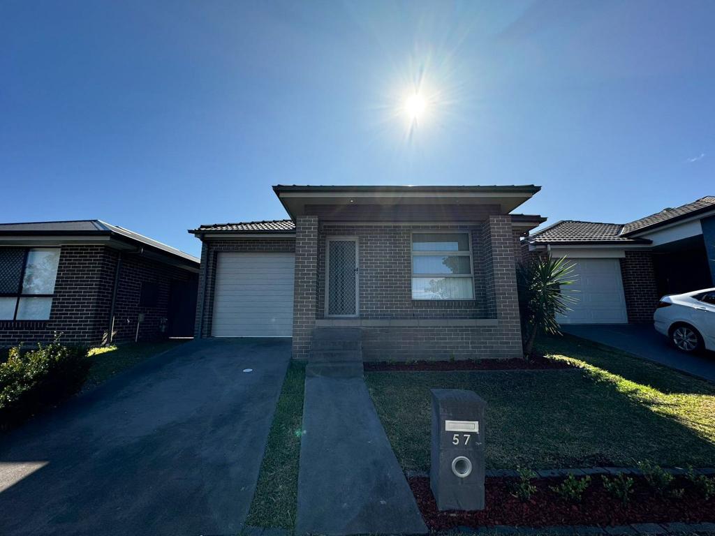 57 Greenwood Pkwy, Jordan Springs, NSW 2747