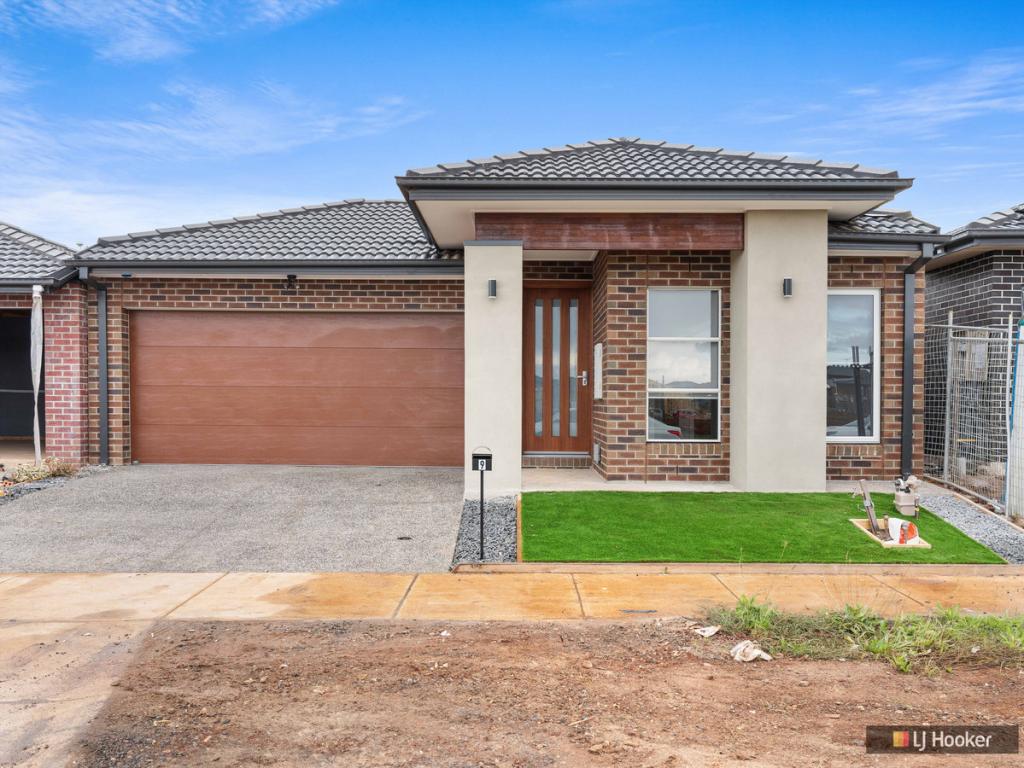 9 Maclaren Dr, Melton South, VIC 3338