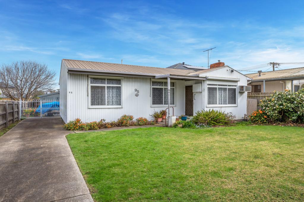 95 Cornwall Rd, Sunshine, VIC 3020