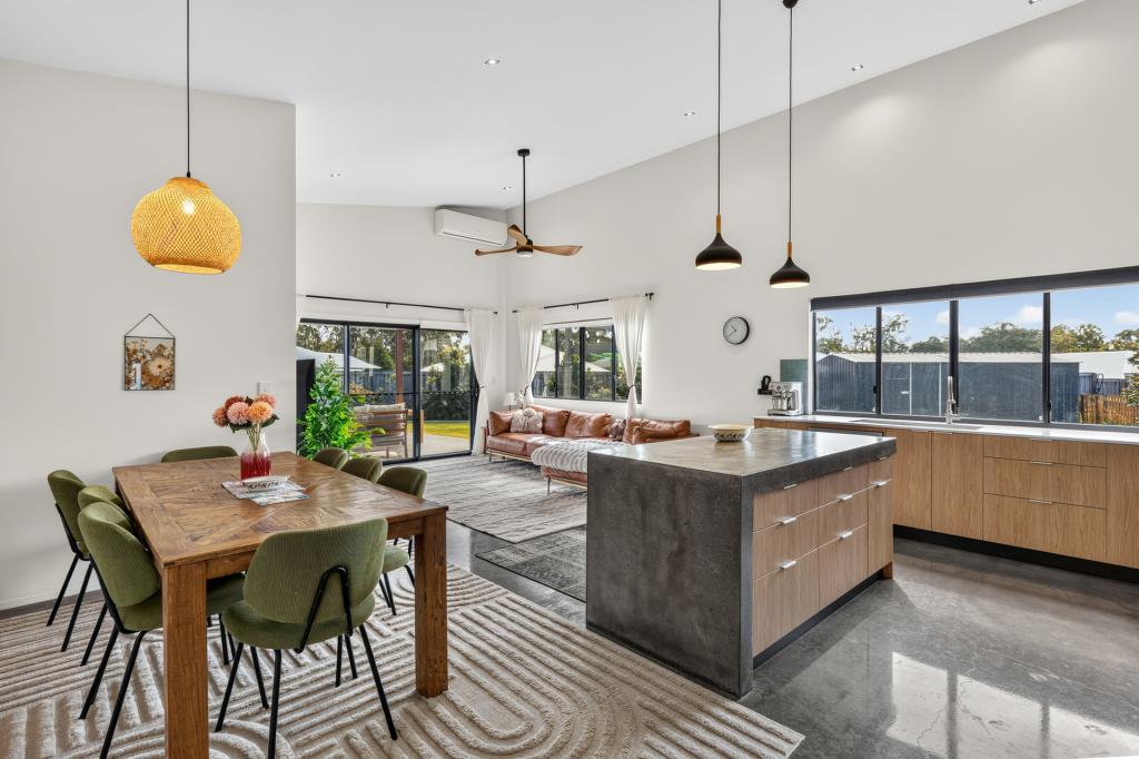 19 Red Rover Cl, Southside, QLD 4570