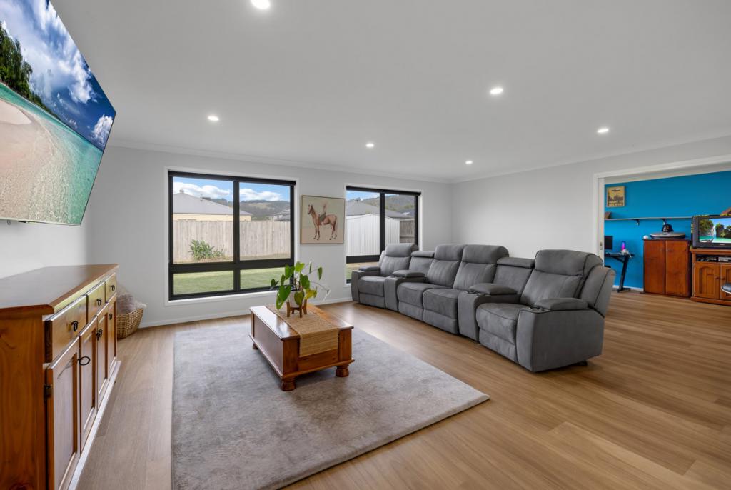 72 Davey Dr, Trafalgar, VIC 3824