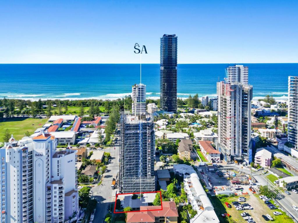 30 Alexandra Ave, Mermaid Beach, QLD 4218