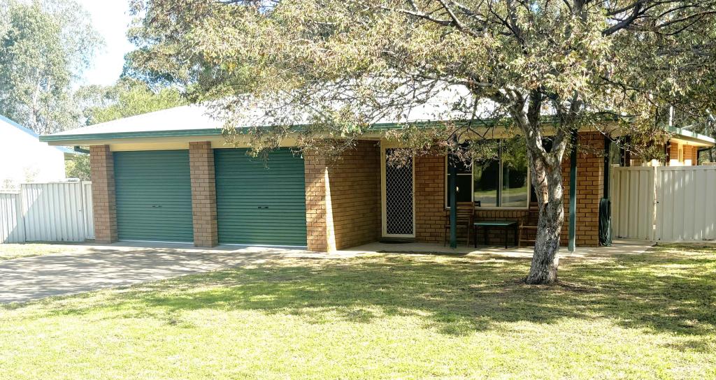 8 Olive Pyrke Tce, Warialda, NSW 2402