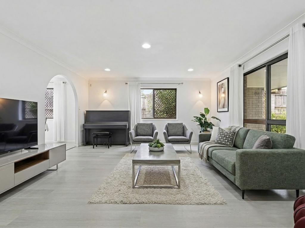 16 Faringdon St, Robertson, QLD 4109