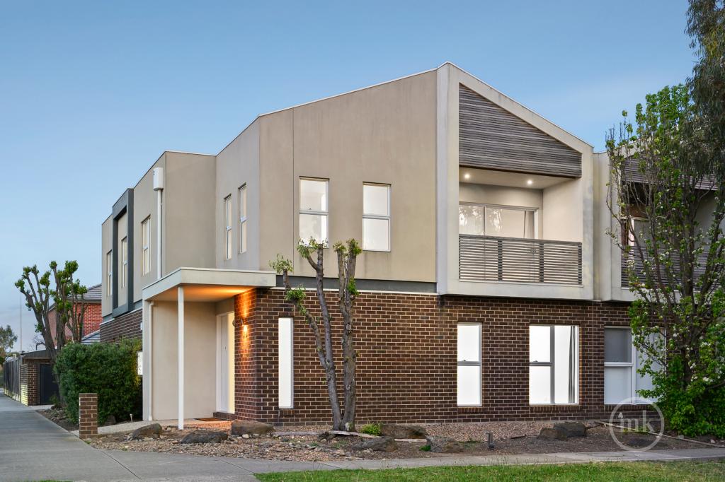 22 LAURIMAR BVD, DOREEN, VIC 3754
