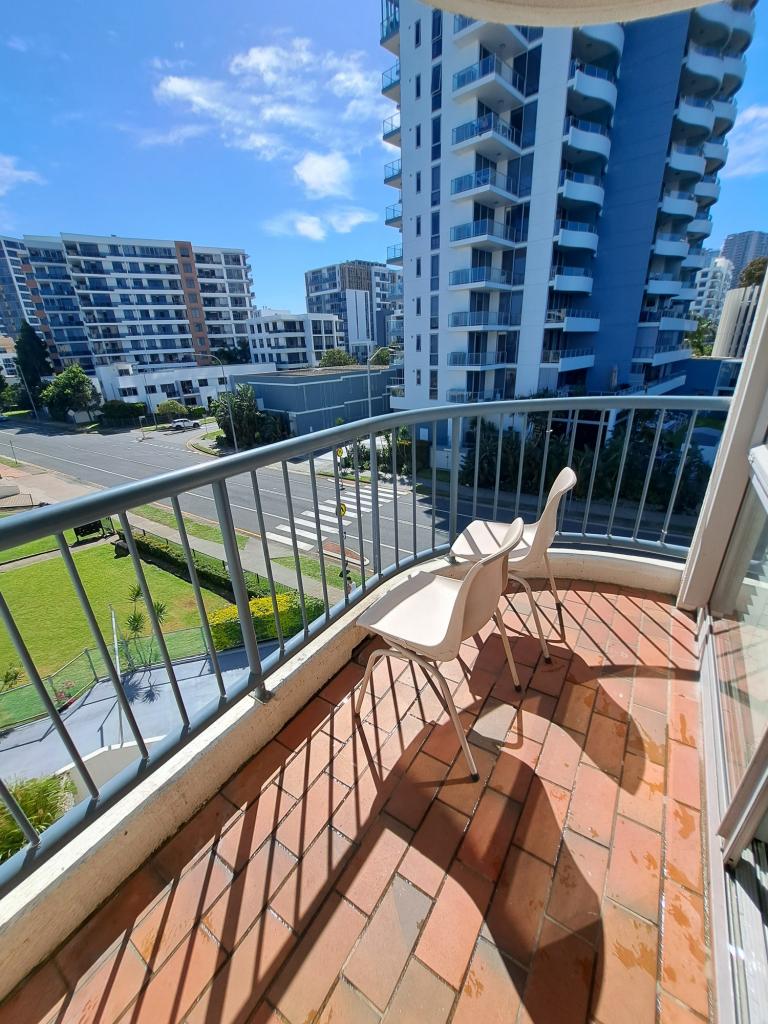 413/2 Barney St, Southport, QLD 4215