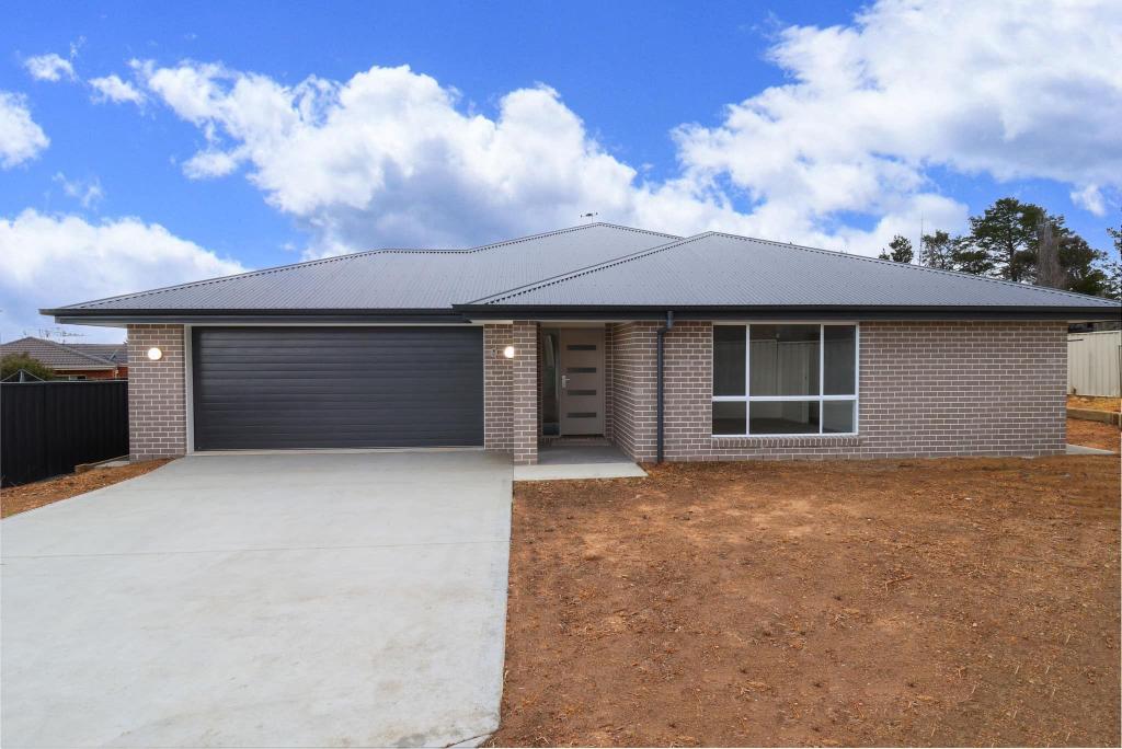 9 POINTSFIELD PL, ARMIDALE, NSW 2350