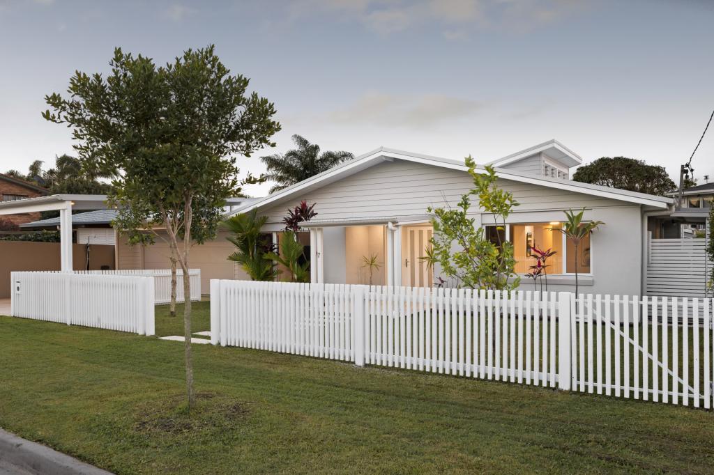 7 Allonga St, Currimundi, QLD 4551