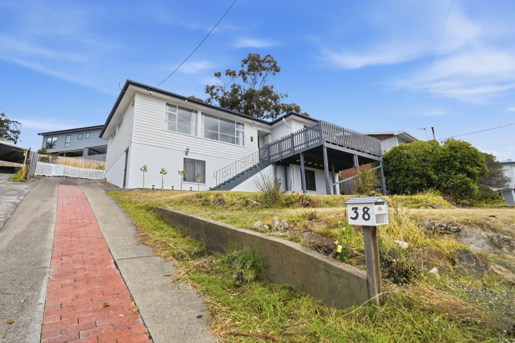 38 Carnegie St, Claremont, TAS 7011