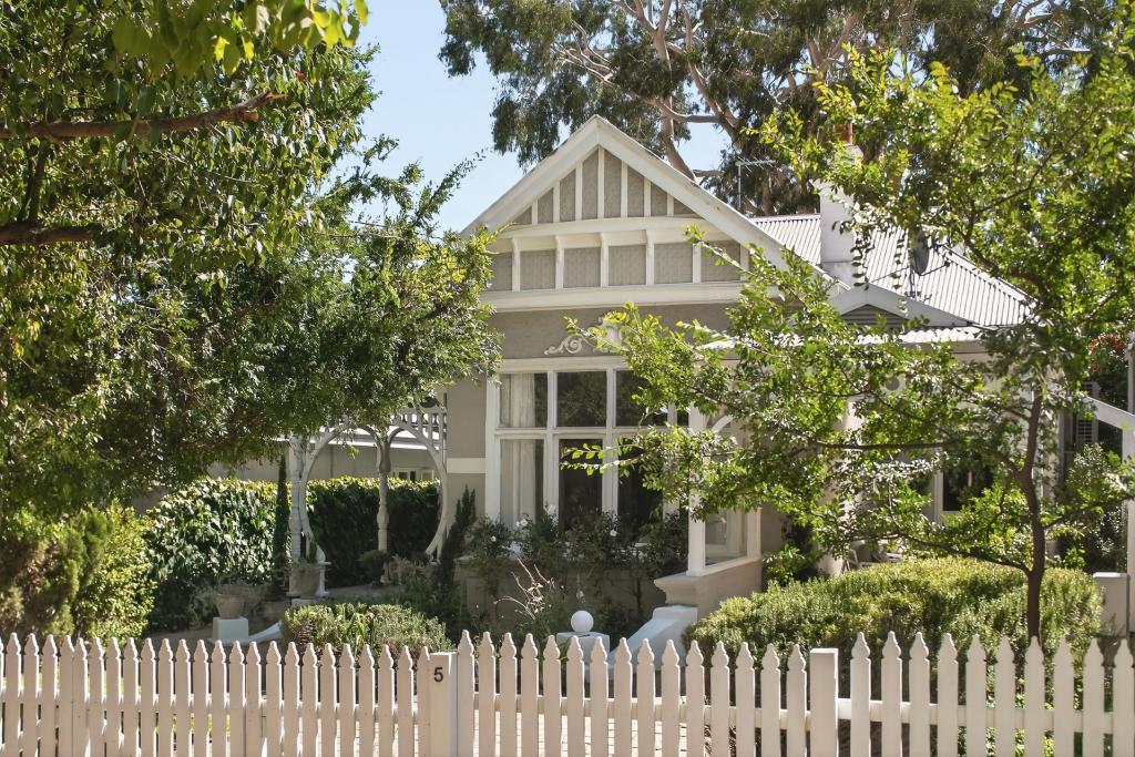 5 Bernard St, Claremont, WA 6010