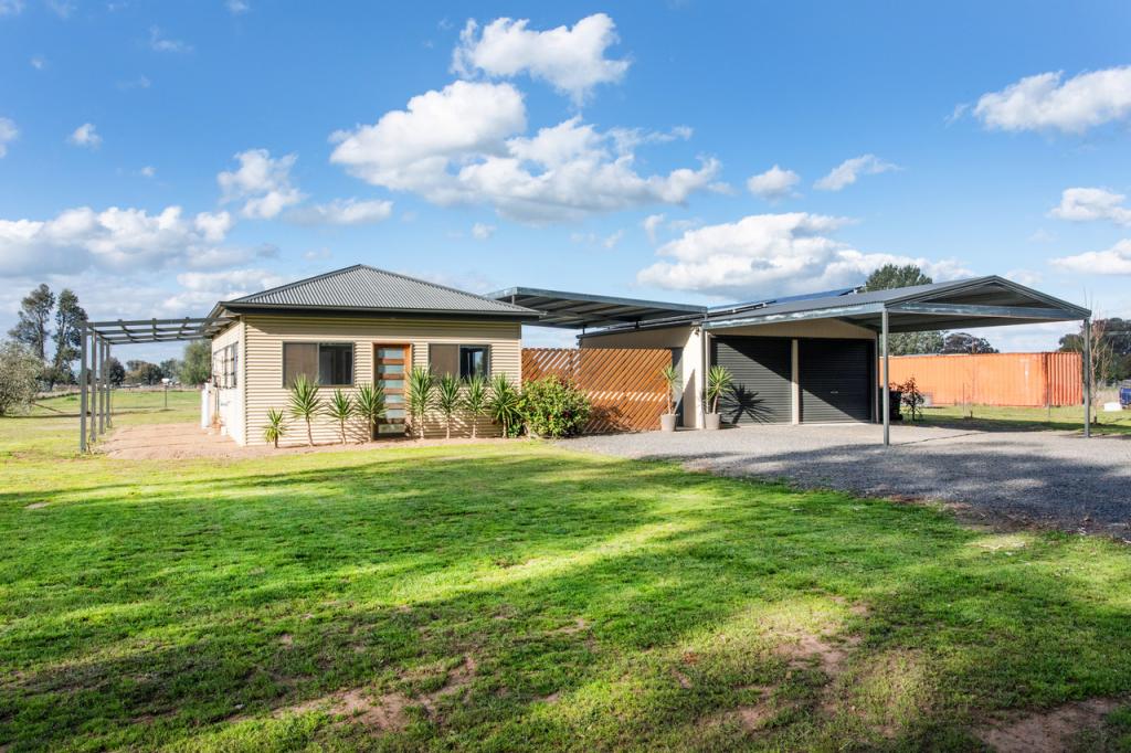 79 Noonbinna Rd, Cowra, NSW 2794