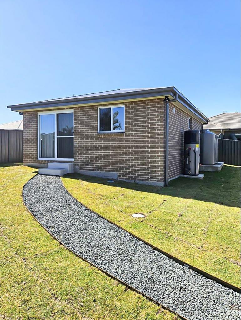 1 BALUSTER ST, RAYMOND TERRACE, NSW 2324