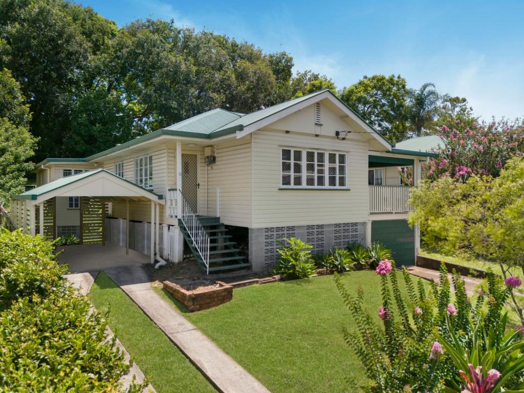 11 Sapphire St, Holland Park, QLD 4121