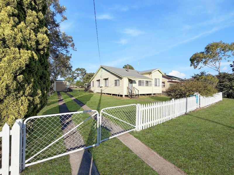 6 Gwen St, Kingaroy, QLD 4610