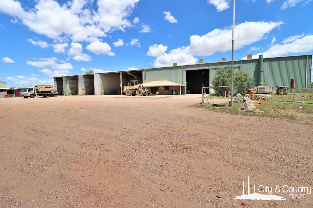 72-76 Mica Creek Rd, Mount Isa, QLD 4825