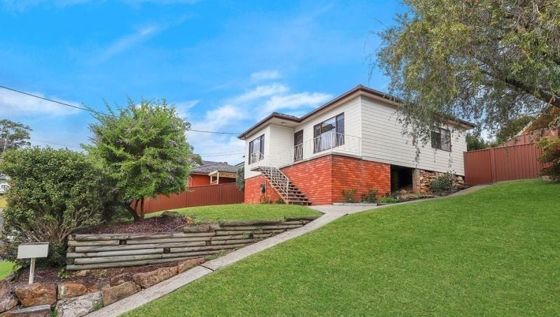 2 Larool Pl, Engadine, NSW 2233