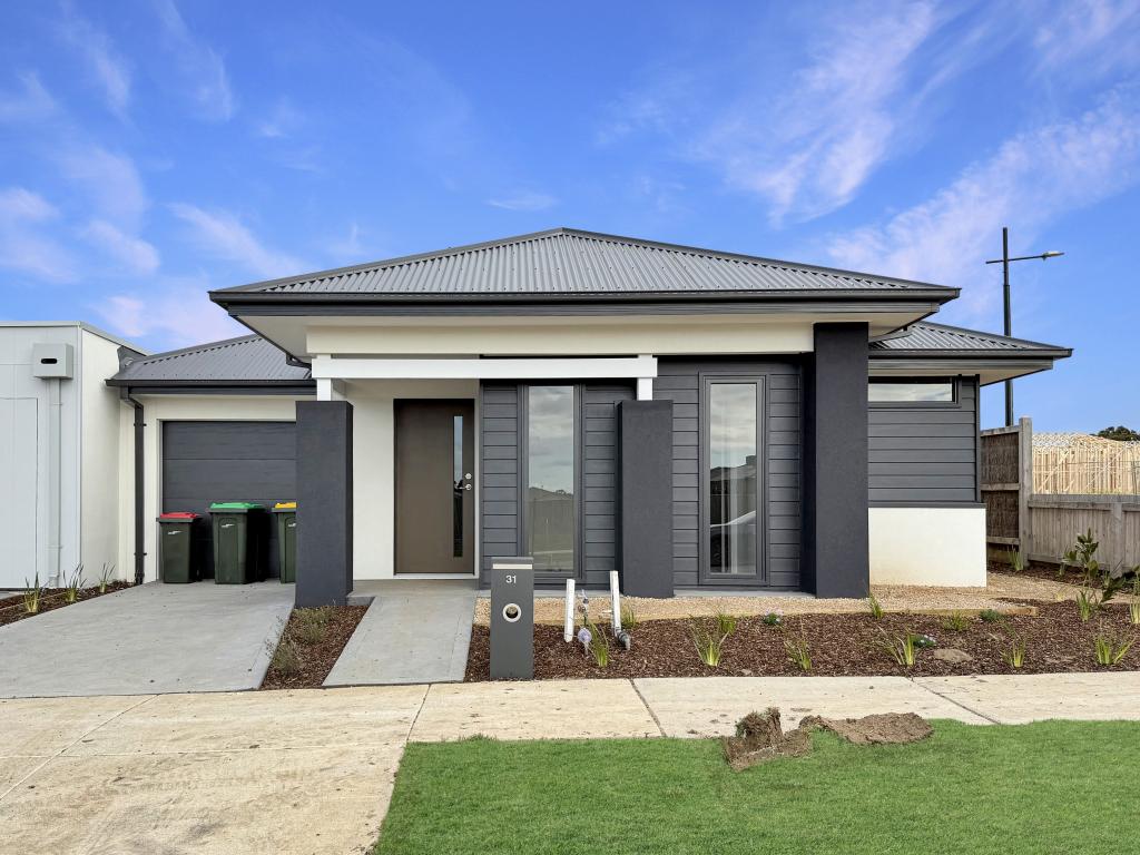 31 BERKELEY DR, ARMSTRONG CREEK, VIC 3217