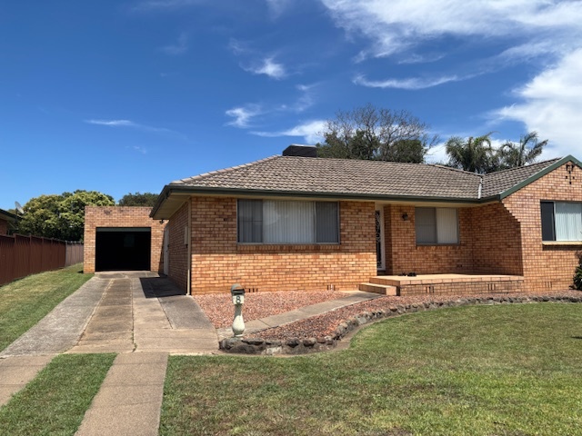 8 Erwin St, South Tamworth, NSW 2340