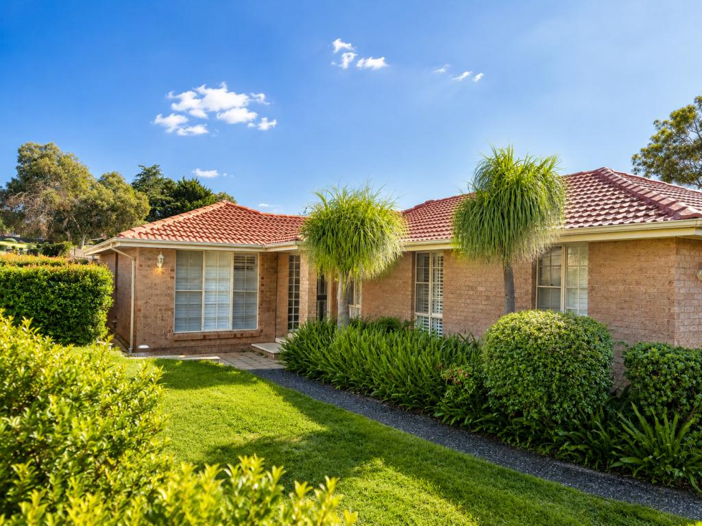 5 Cronulla Cres, Woodbine, NSW 2560