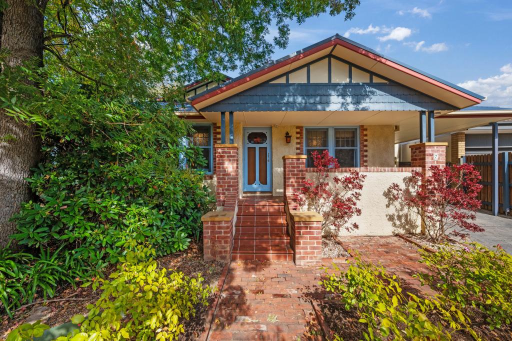 7 Aston Cres, Cook, ACT 2614