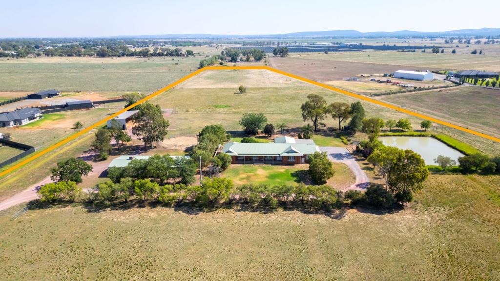 115 Almond Rd, Leeton, NSW 2705