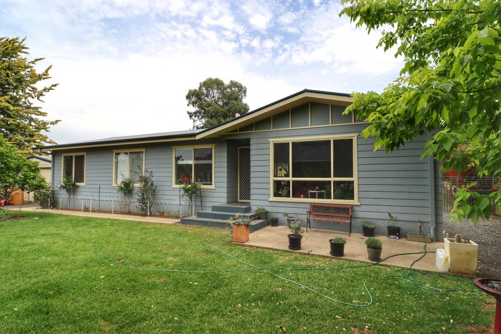 54 Dawson Dr, Cowra, NSW 2794