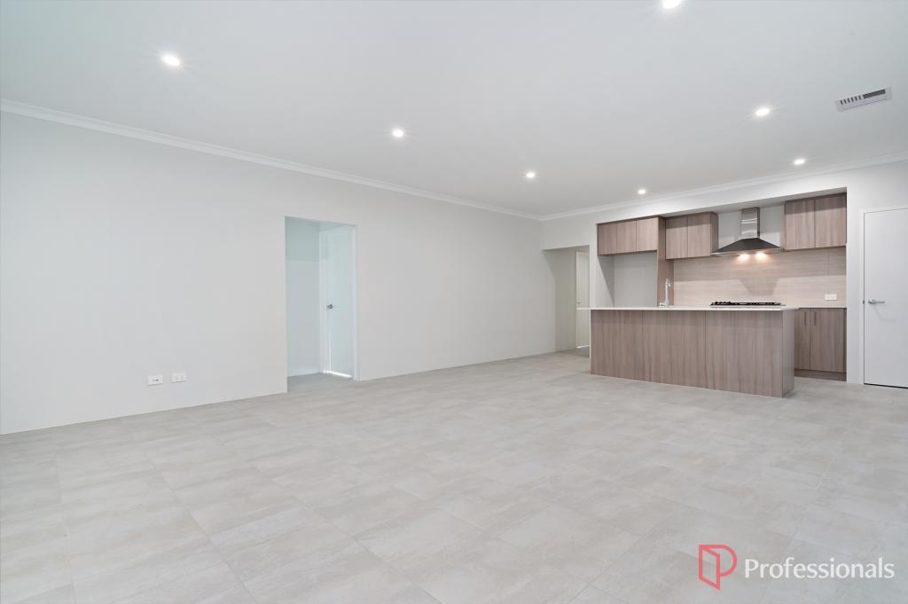 8 Ironbark Rd, Sinagra, WA 6065
