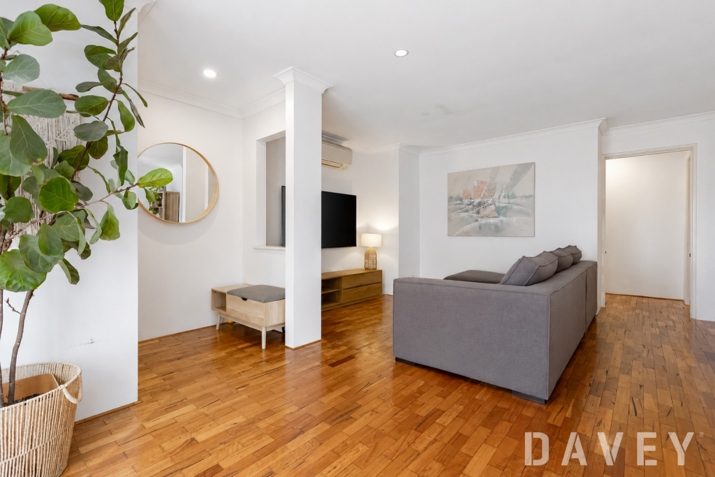 1/63 Langley Cres, Innaloo, WA 6018