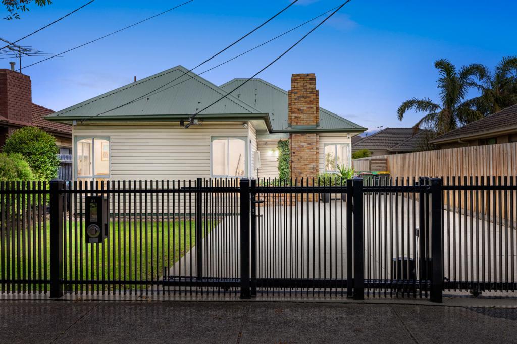 31 Carmen St, Newport, VIC 3015