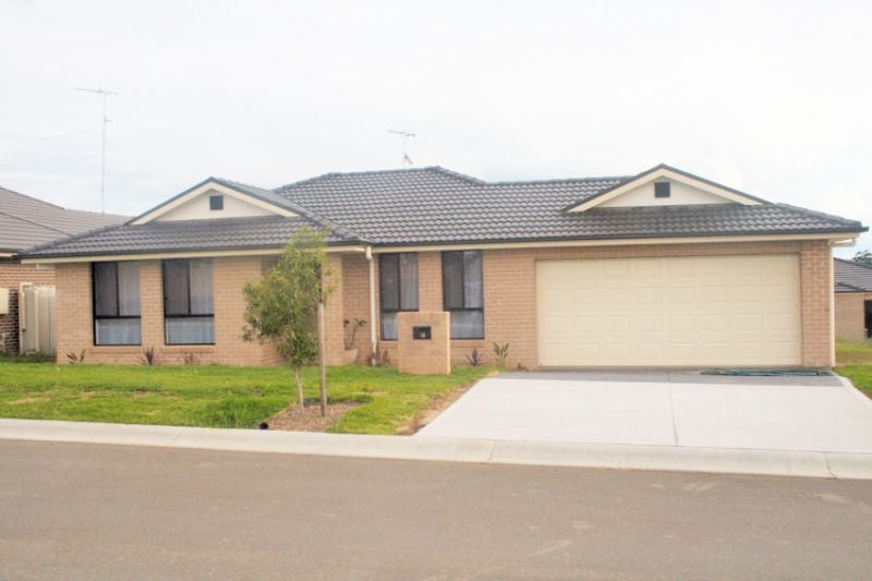 15 Langshan St, Spring Farm, NSW 2570