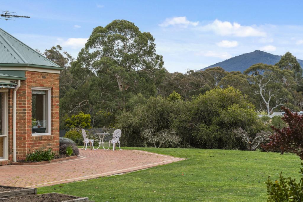 19 Dunn St, Macedon, VIC 3440