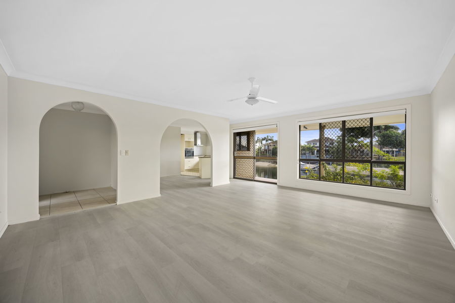 17 Coobowie St, Broadbeach Waters, QLD 4218