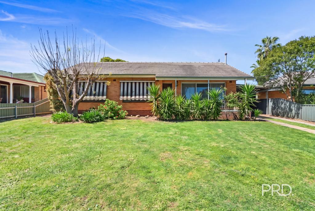 23 Nixon Cres, Tolland, NSW 2650