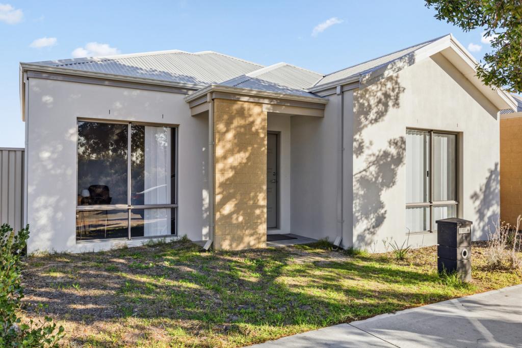 17 Broadwater Ave, Anketell, WA 6167