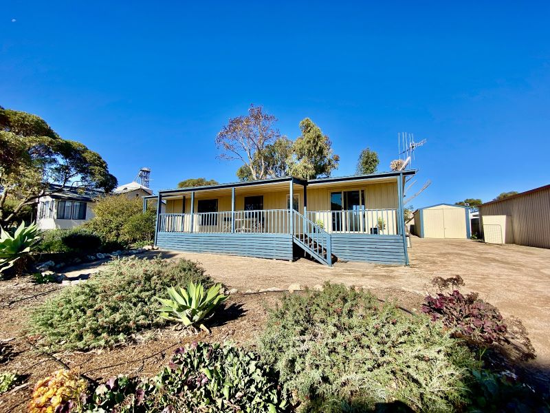 2 Flinders Dr, Streaky Bay, SA 5680