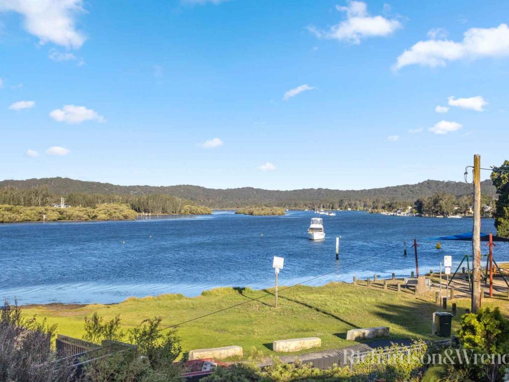 30 Sorrento Rd, Empire Bay, NSW 2257