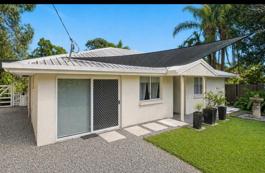 16 Calm Waters Cres, Macleay Island, QLD 4184