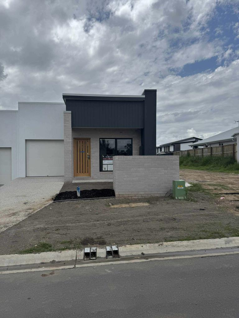 51 Moreton Pde, Morayfield, QLD 4506